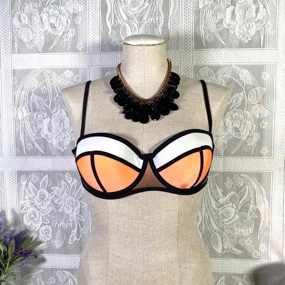 TRIANGL women’s activewear bra - Picture 1 of 4